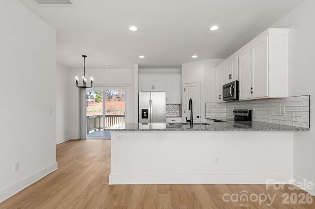 106 Indian Wells Court, Harmony, NC 28634