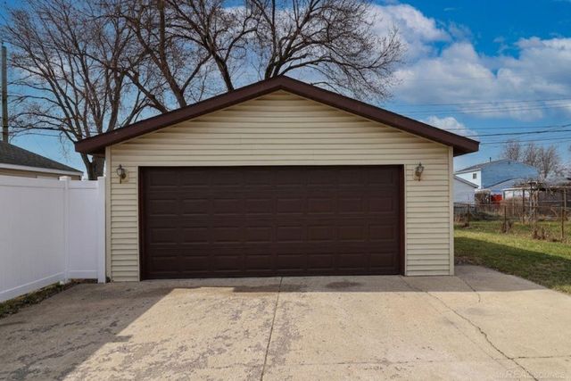 30791 Alger Street, Madison Heights, MI 48071