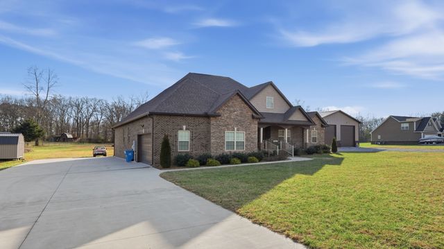 667 Pete Sain Rd, Manchester, TN 37355