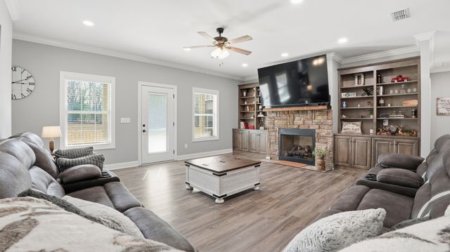 667 Pete Sain Rd, Manchester, TN 37355