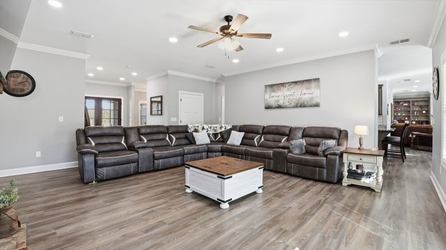 667 Pete Sain Rd, Manchester, TN 37355