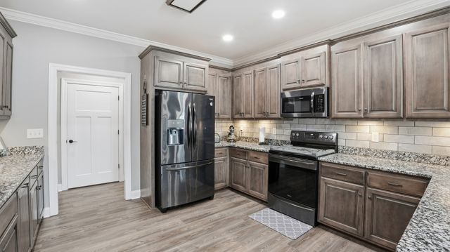 667 Pete Sain Rd, Manchester, TN 37355