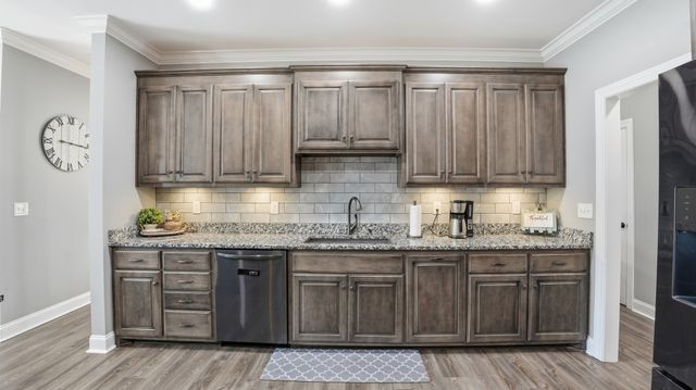 667 Pete Sain Rd, Manchester, TN 37355