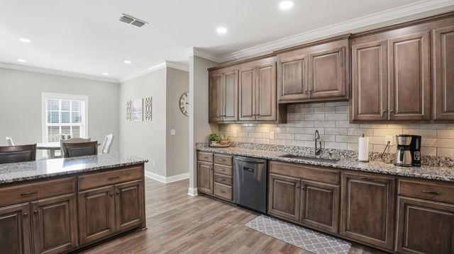 667 Pete Sain Rd, Manchester, TN 37355