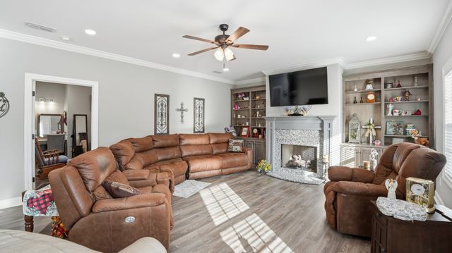 667 Pete Sain Rd, Manchester, TN 37355