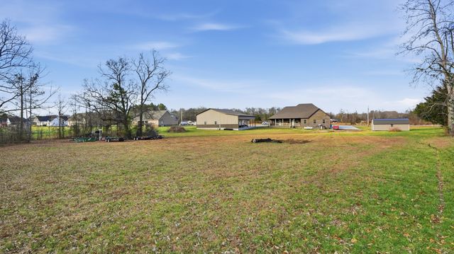 667 Pete Sain Rd, Manchester, TN 37355
