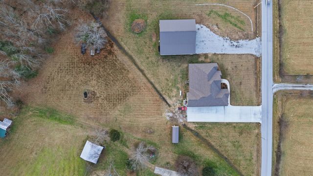 667 Pete Sain Rd, Manchester, TN 37355