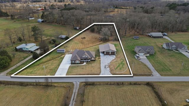 667 Pete Sain Rd, Manchester, TN 37355