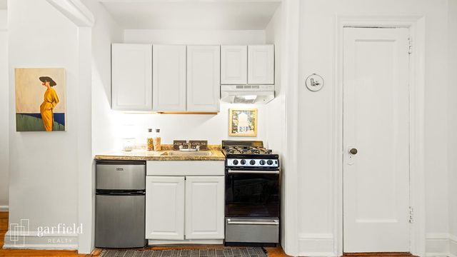 400 Lincoln Pl Apt 1F, New York City, NY 11238
