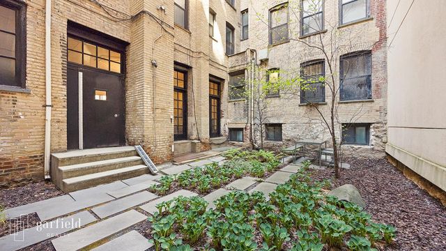 400 Lincoln Pl Apt 1F, New York City, NY 11238