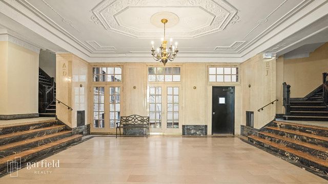 400 Lincoln Pl Apt 1F, New York City, NY 11238