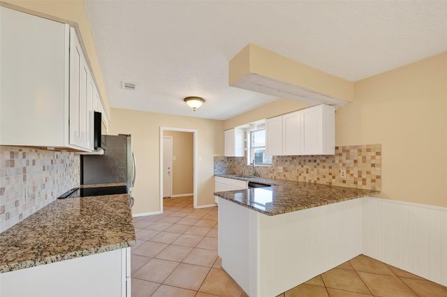 405 Tudor Court, Deer Park, TX 77536