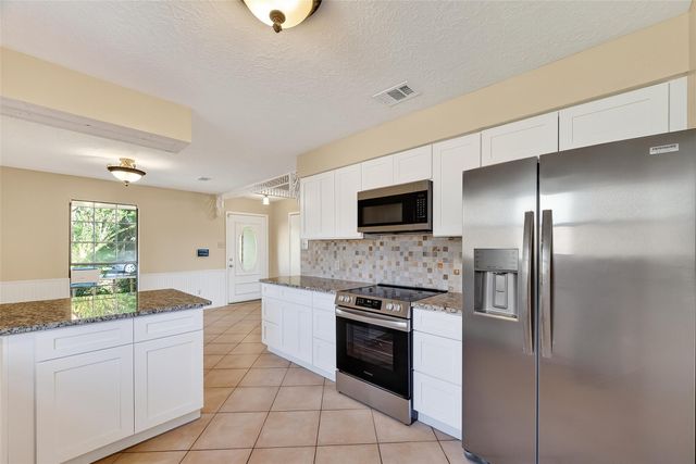 405 Tudor Court, Deer Park, TX 77536