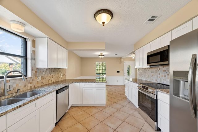 405 Tudor Court, Deer Park, TX 77536