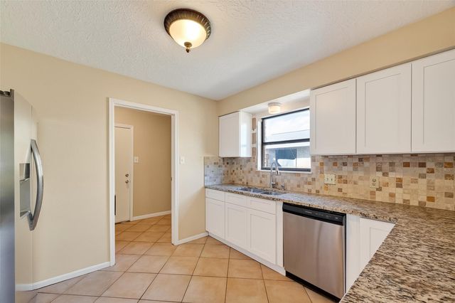 405 Tudor Court, Deer Park, TX 77536