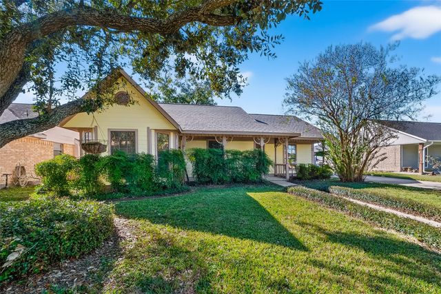 405 Tudor Court, Deer Park, TX 77536