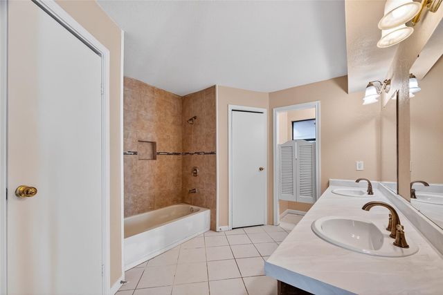 405 Tudor Court, Deer Park, TX 77536