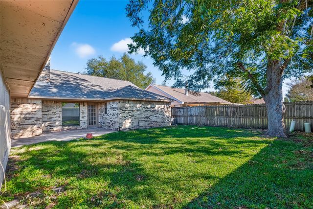 405 Tudor Court, Deer Park, TX 77536