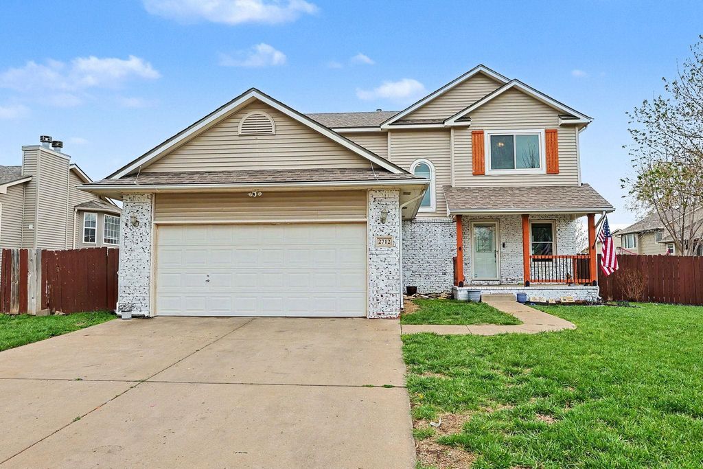 2712 Rushwood Dr, Augusta, KS 67010