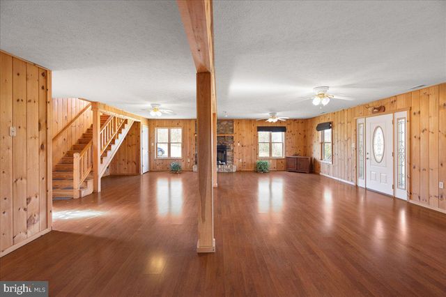 325 COYOTE RUN RD, Mathias, WV 26812