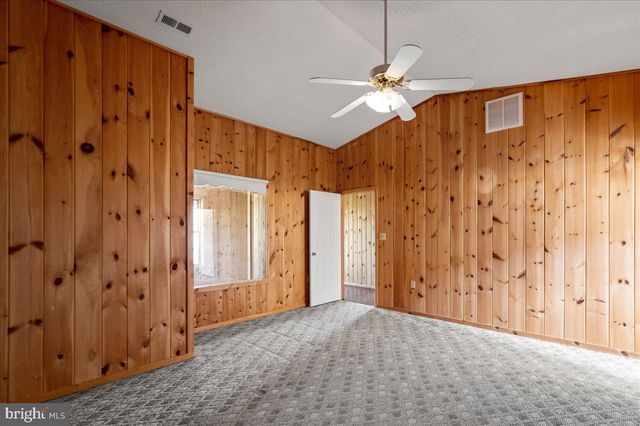 325 COYOTE RUN RD, Mathias, WV 26812