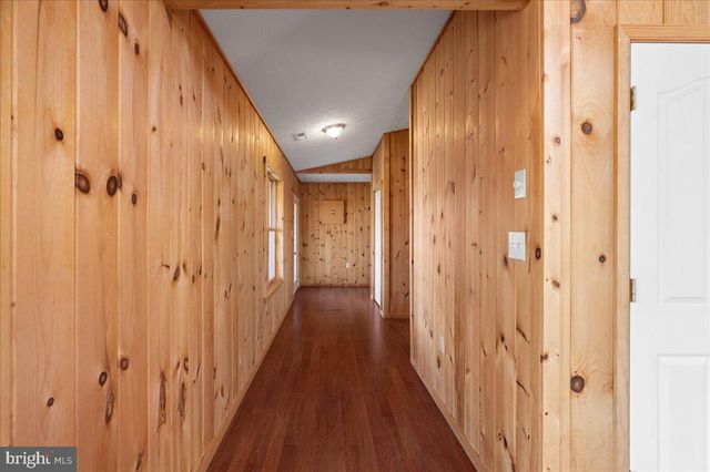 325 COYOTE RUN RD, Mathias, WV 26812