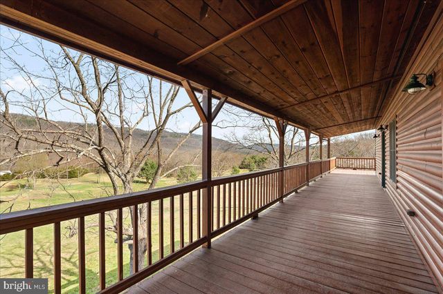 325 COYOTE RUN RD, Mathias, WV 26812