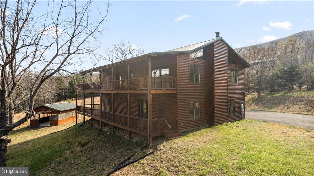 325 COYOTE RUN RD, Mathias, WV 26812