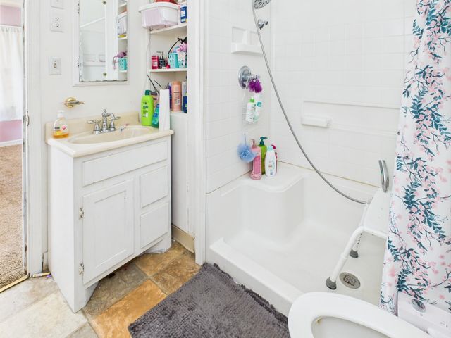 2032 S Topeka Ave, Wichita, KS 67211