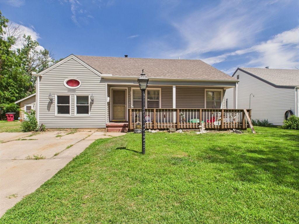 2032 S Topeka Ave, Wichita, KS 67211