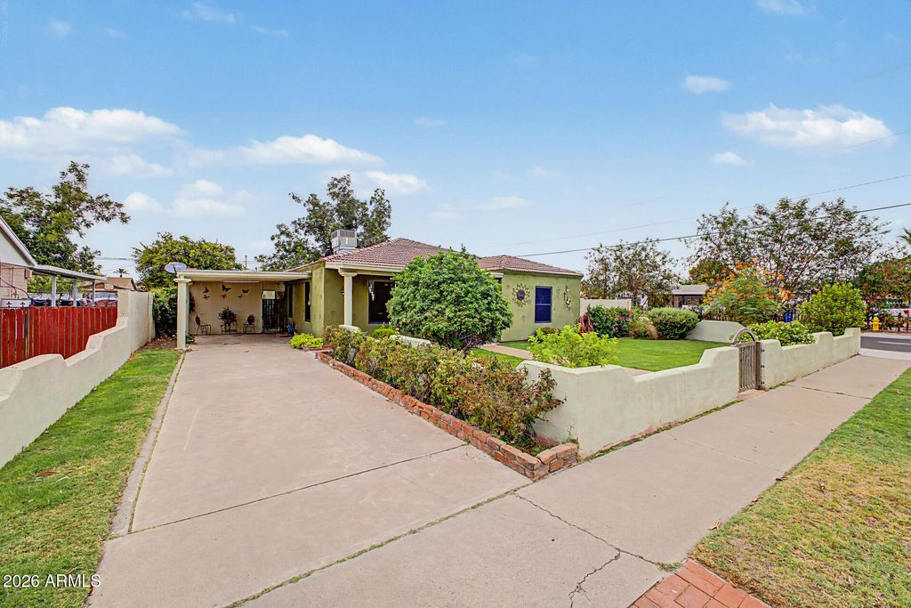 5402 W NORTHVIEW Avenue, Glendale, AZ 85301 — photo 2