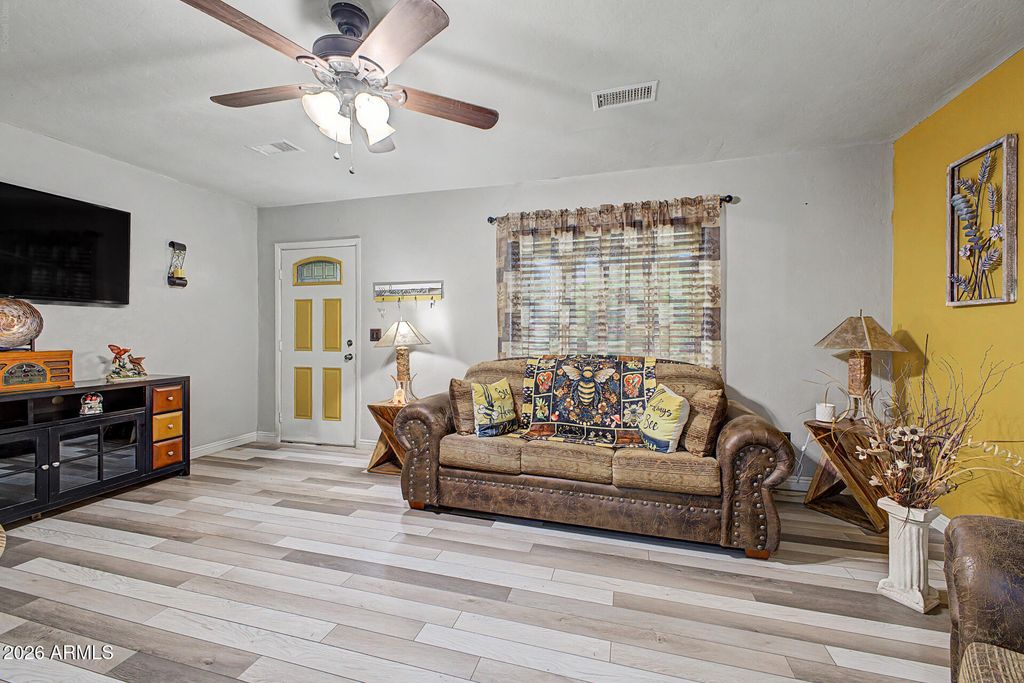 5402 W NORTHVIEW Avenue, Glendale, AZ 85301 — photo 5