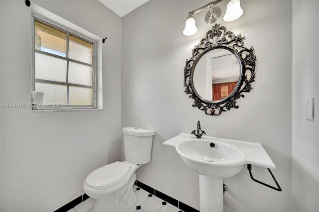 2293 NE 122nd St 2293, North Miami, FL 33181