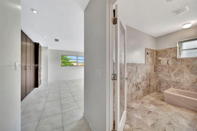 2293 NE 122nd St 2293, North Miami, FL 33181