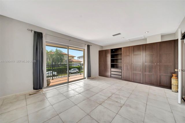 2293 NE 122nd St 2293, North Miami, FL 33181