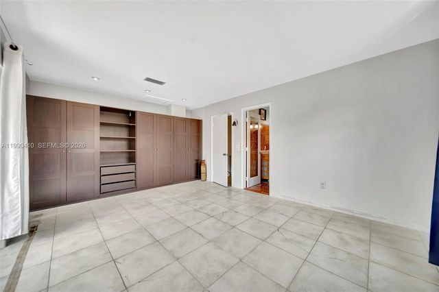 2293 NE 122nd St 2293, North Miami, FL 33181