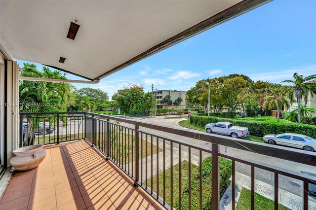 2293 NE 122nd St 2293, North Miami, FL 33181