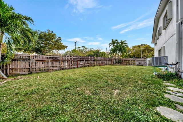 2293 NE 122nd St 2293, North Miami, FL 33181