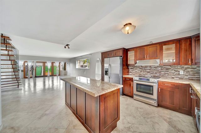 2293 NE 122nd St 2293, North Miami, FL 33181