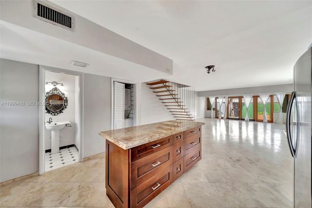 2293 NE 122nd St 2293, North Miami, FL 33181