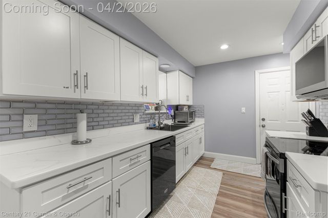 36512 Marler Street, Livonia, MI 48154