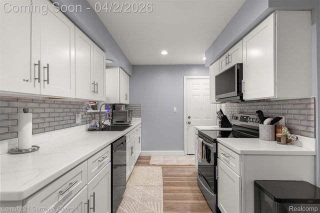 36512 Marler Street, Livonia, MI 48154