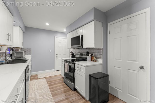 36512 Marler Street, Livonia, MI 48154