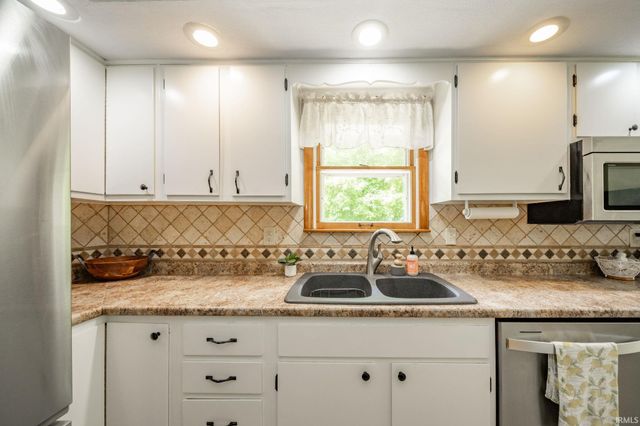5665 N Mechanicsburg Road, Middletown, IN 47356