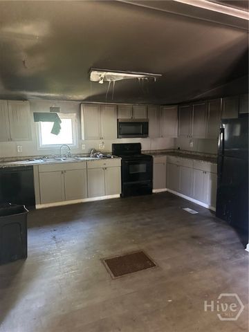 73 2nd Street, Richmond Hill, GA 31324