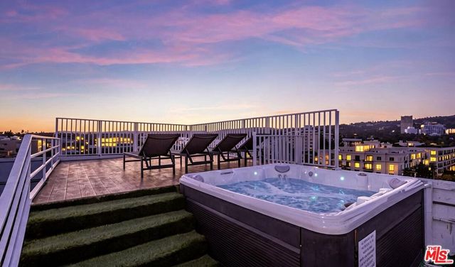 137 N Doheny Drive 2, Los Angeles, CA 90048