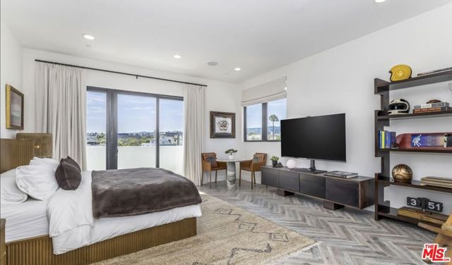 137 N Doheny Drive 2, Los Angeles, CA 90048