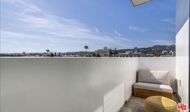137 N Doheny Drive 2, Los Angeles, CA 90048