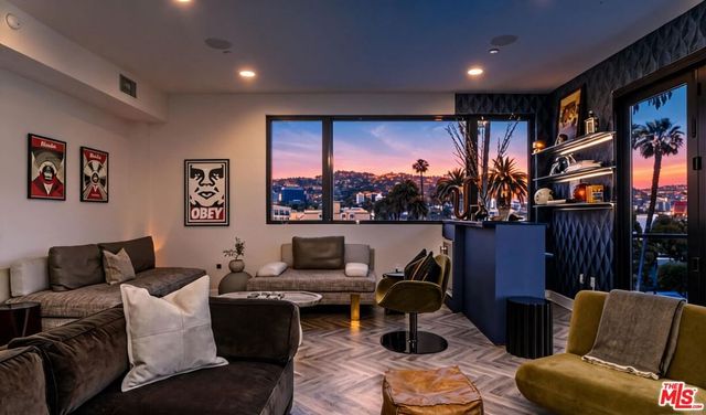 137 N Doheny Drive 2, Los Angeles, CA 90048