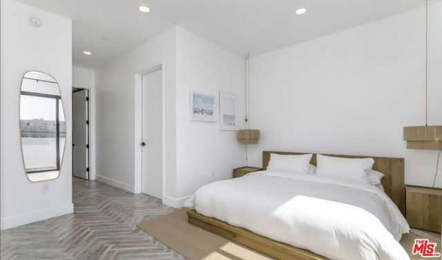 137 N Doheny Drive 2, Los Angeles, CA 90048